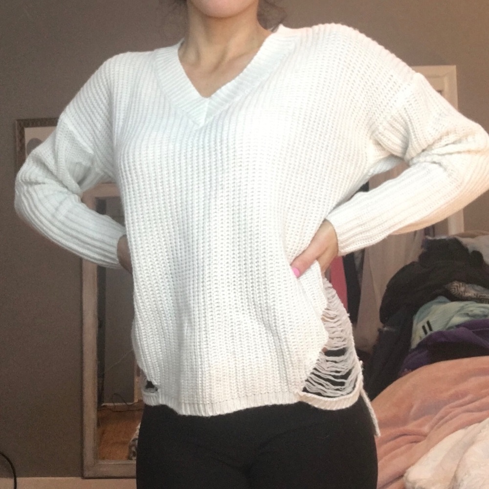 V neck knitted sweater